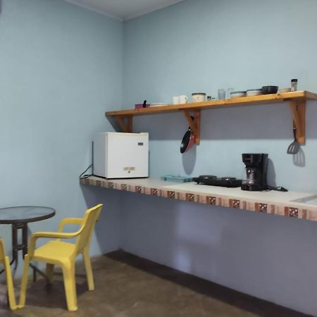 Monos Titi Third Floor Apartment มานูเอล อันโตนิโอ ภายนอก รูปภาพ